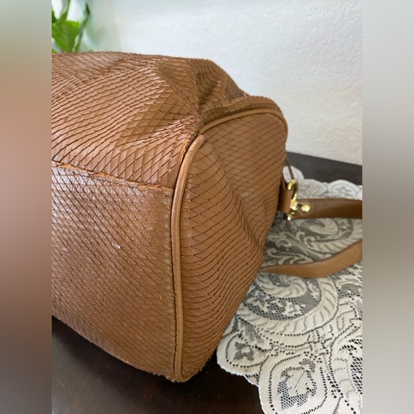 Cynthia Rowley leather satchel snakeskin texture, gold-tone hardware,tassel,Brn - Picture 11 of 17